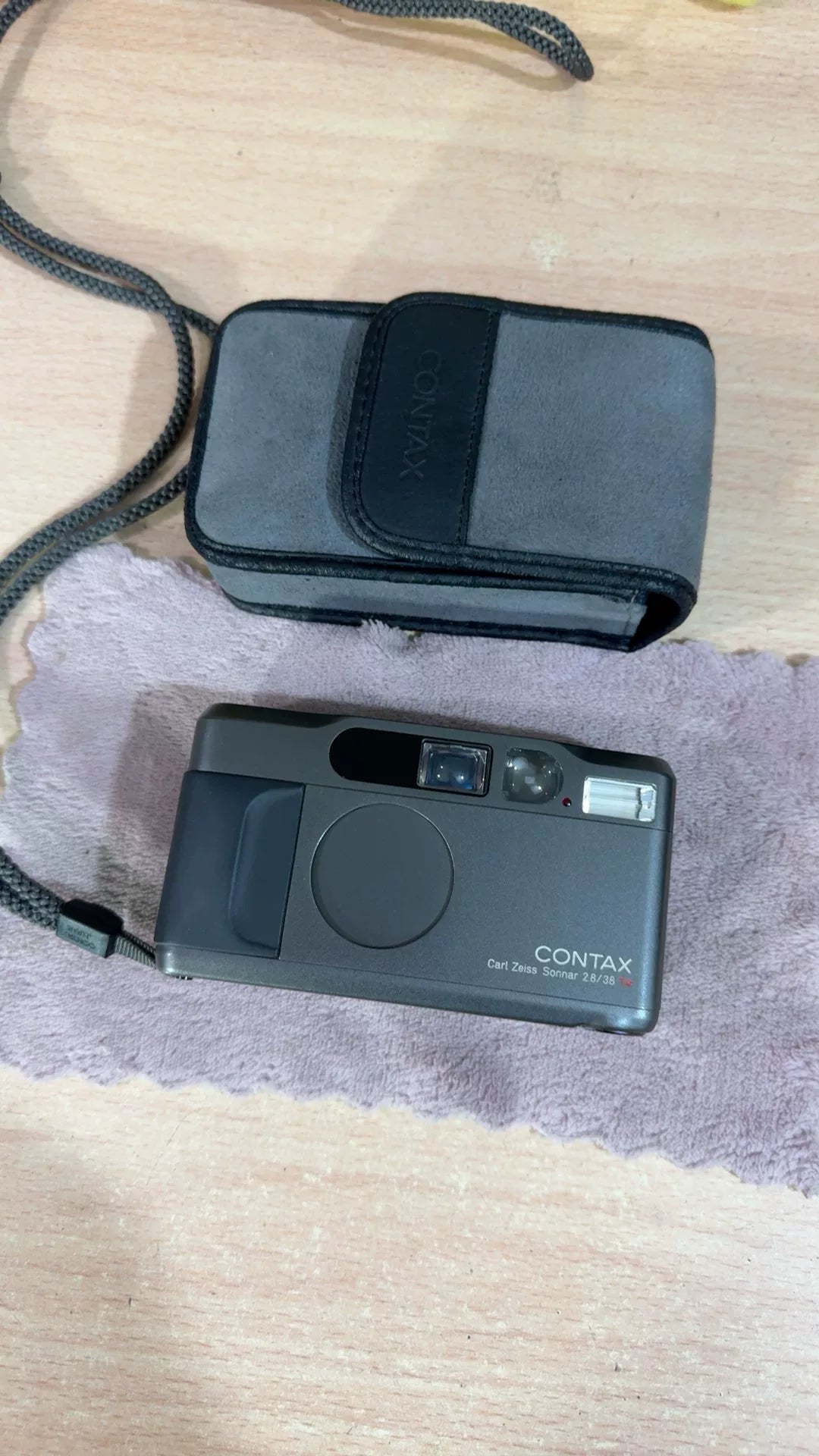 [Pre-owned] Contax T2 — Titanium, with Original Case