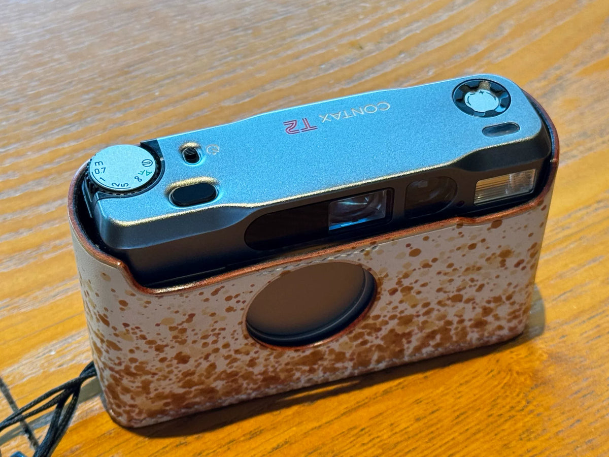 [Pre-owned] Contax T2 — Titanium, with Box, Case and Strap