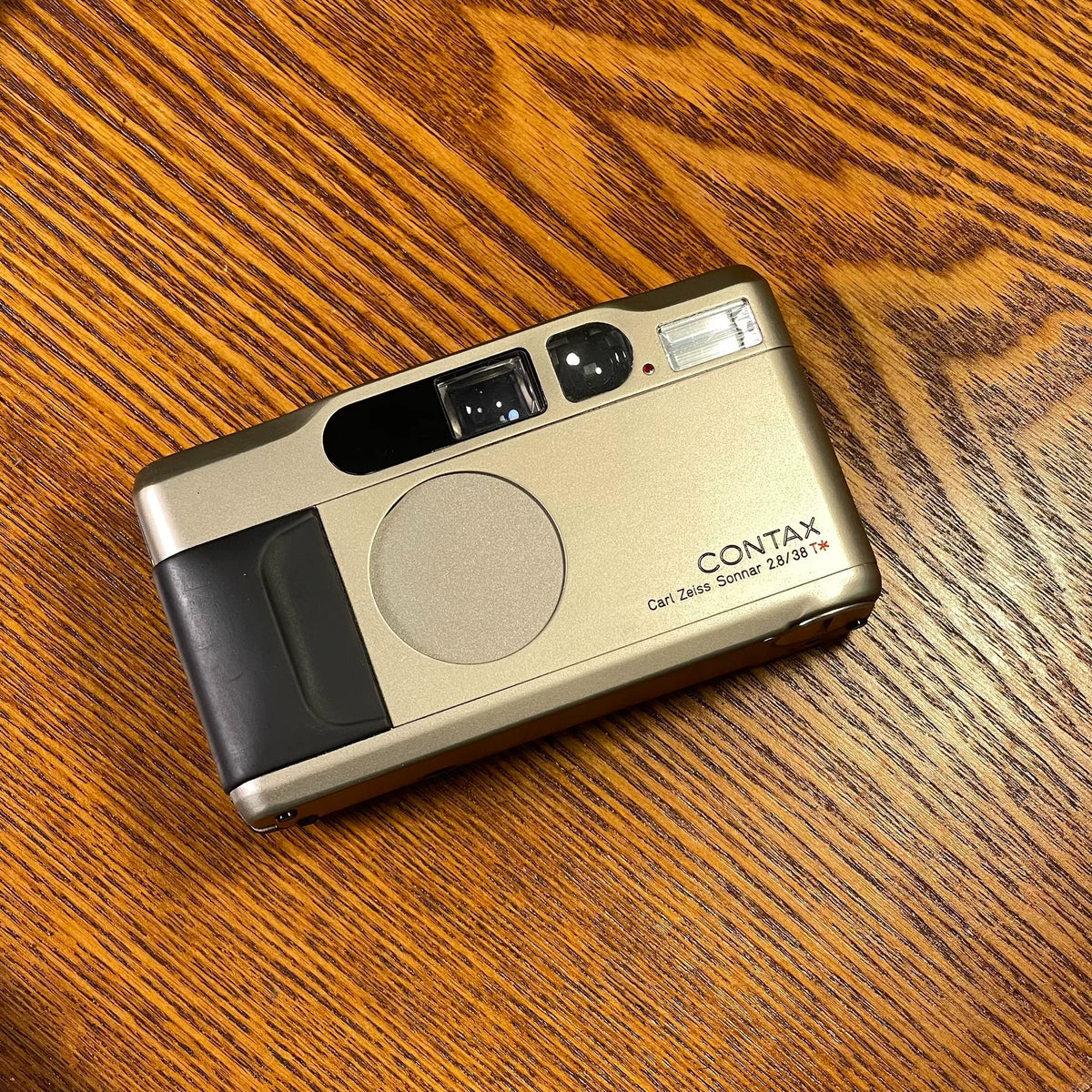 [Pre-owned] Contax T2 — Titanium, with Battery