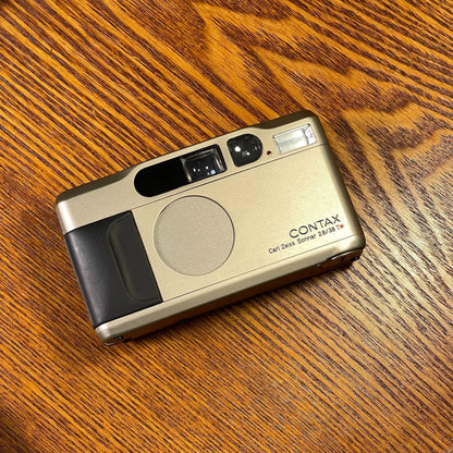[Pre-owned] Contax T2 — Titanium, with Battery