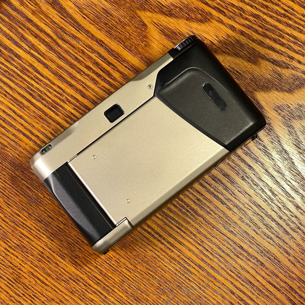 [Pre-owned] Contax T2 — Titanium, with Battery