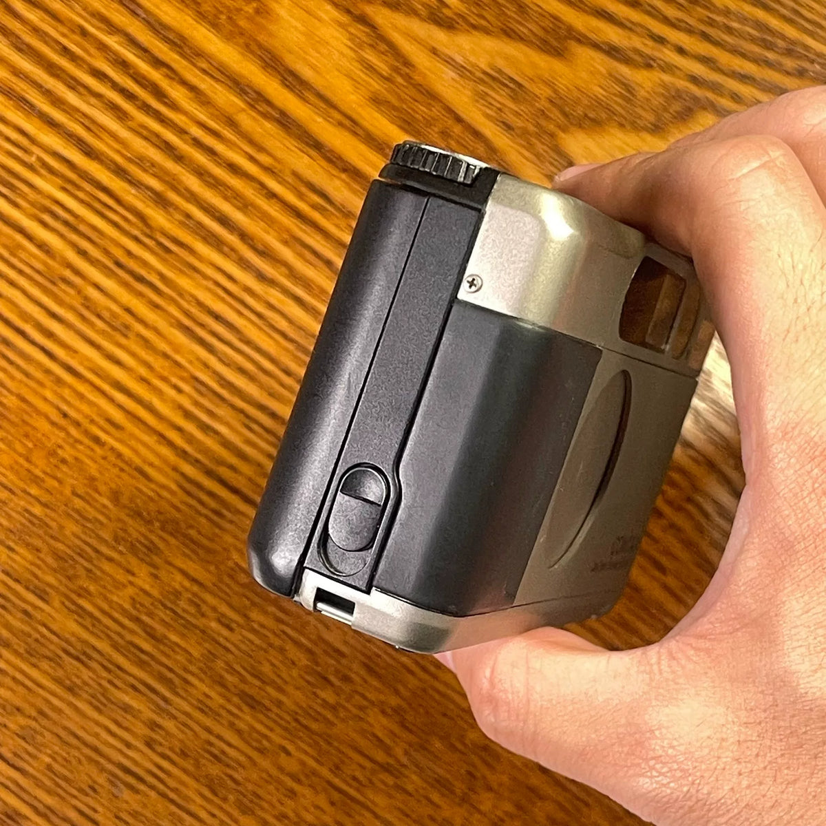 [Pre-owned] Contax T2 — Titanium, with Battery