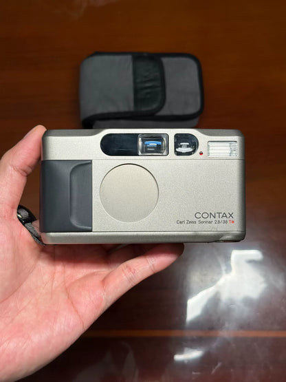 [Pre-owned] Contax T2 — with Data Back and Leather Pouch