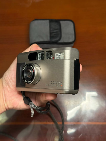 [Pre-owned] Contax T2 — with Data Back and Leather Pouch