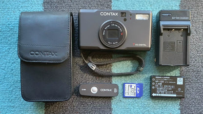 [Pre-owned] Contax TVS Digital — with Case, Remote and Accessories