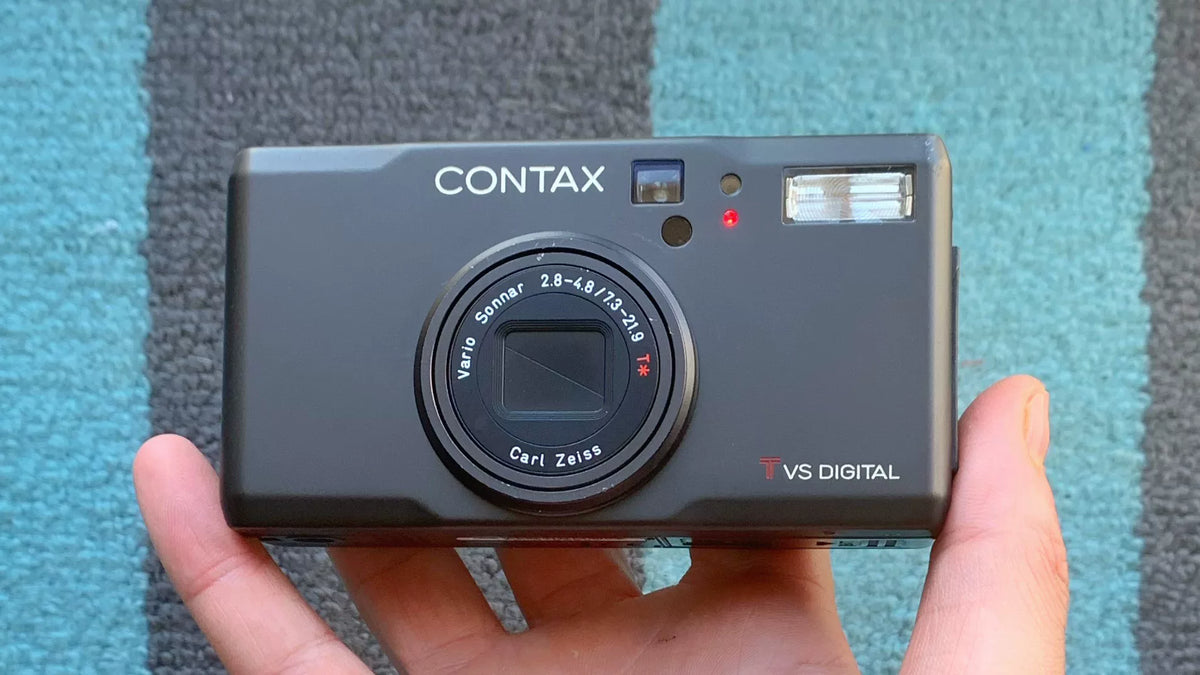 [Pre-owned] Contax TVS Digital — with Case, Remote and Accessories