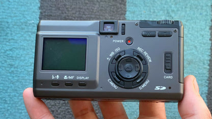 [Pre-owned] Contax TVS Digital — with Case, Remote and Accessories