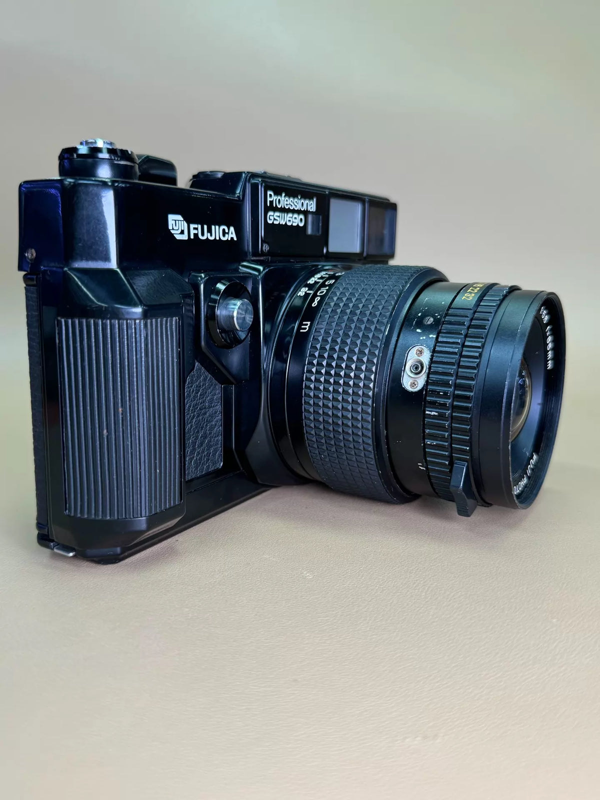 [Pre-owned] Fujifilm Fujica GSW690 Professional — 6x9 with SW 65mm f/5.6