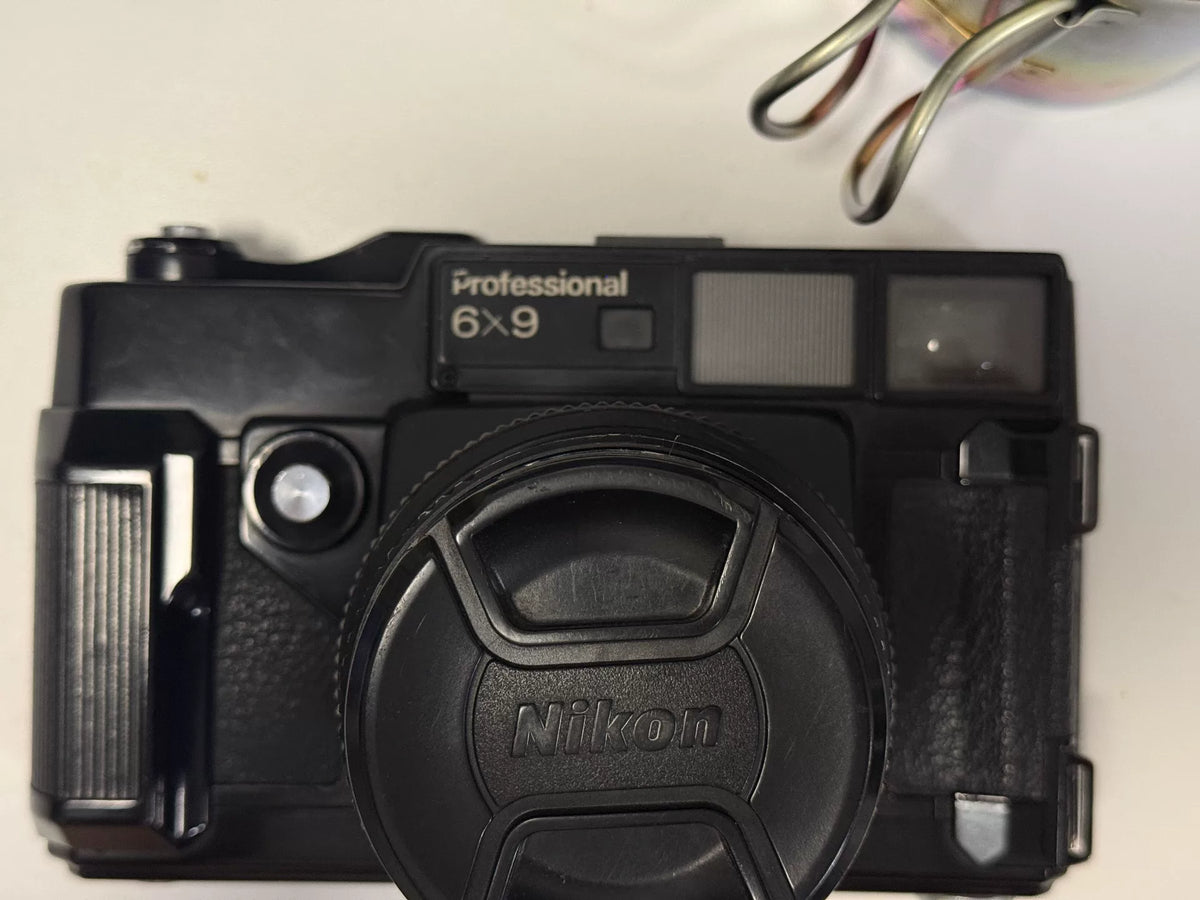 [Pre-owned] Fujifilm GW690 — 6x9 Rangefinder with Fixed 90mm f/3.5 Lens