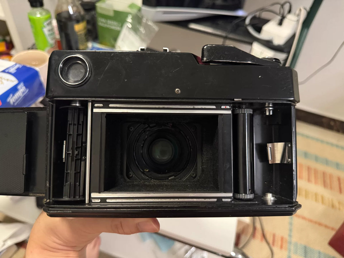 [Pre-owned] Fujifilm GW690 — 6x9 Rangefinder with Fixed 90mm f/3.5 Lens