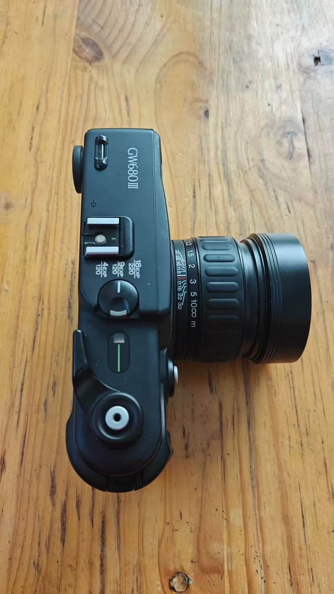 [Pre-owned] Fujifilm GW680III — Black, with Lens Cap and Strap