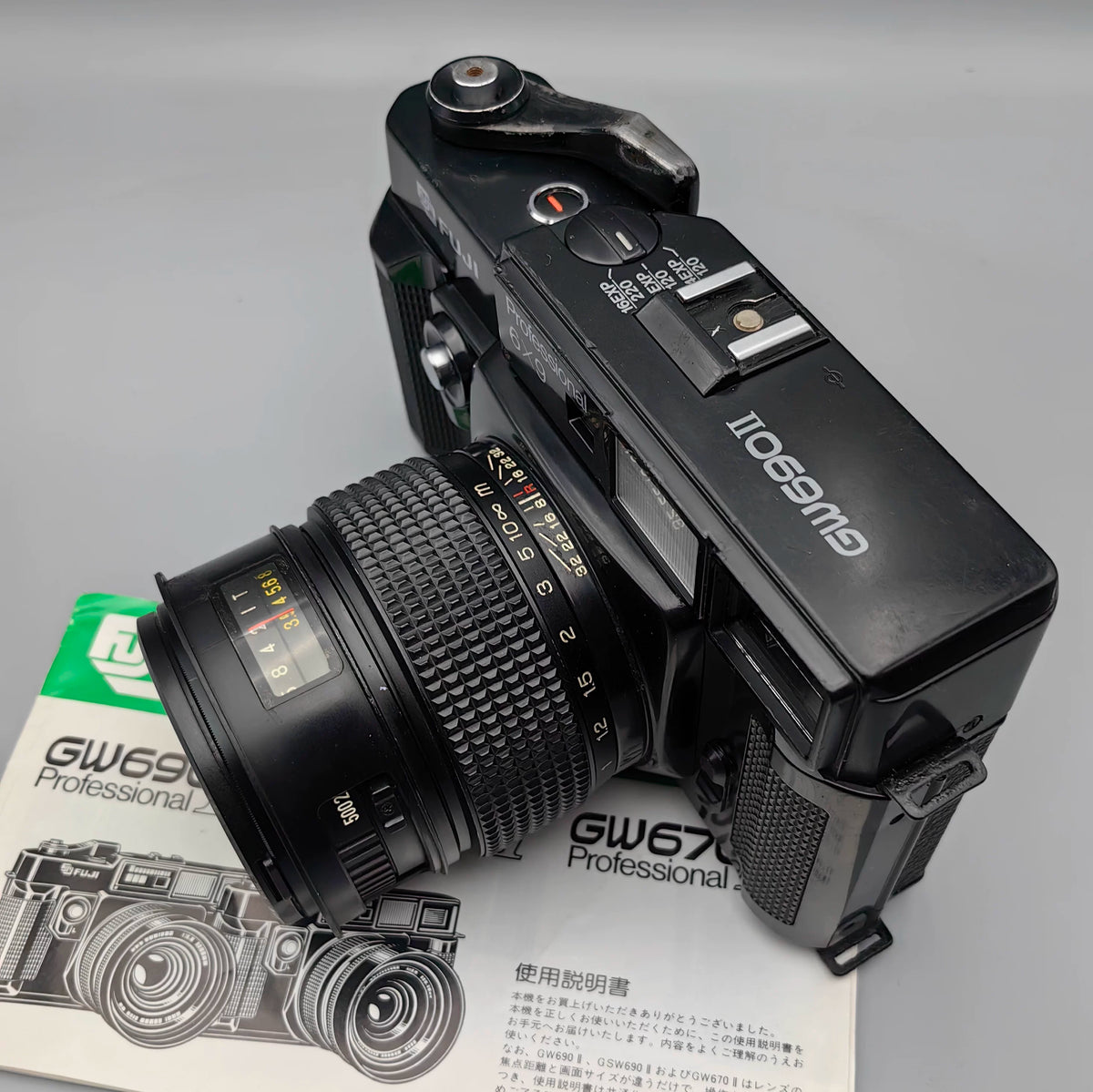 [Pre-owned] Fujifilm GW690 II — 6x9 Rangefinder with Fixed 90mm f/3.5 Lens