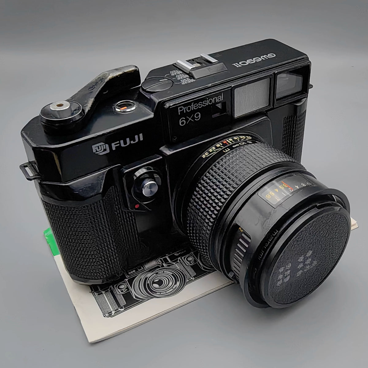 [Pre-owned] Fujifilm GW690 II — 6x9 Rangefinder with Fixed 90mm f/3.5 Lens