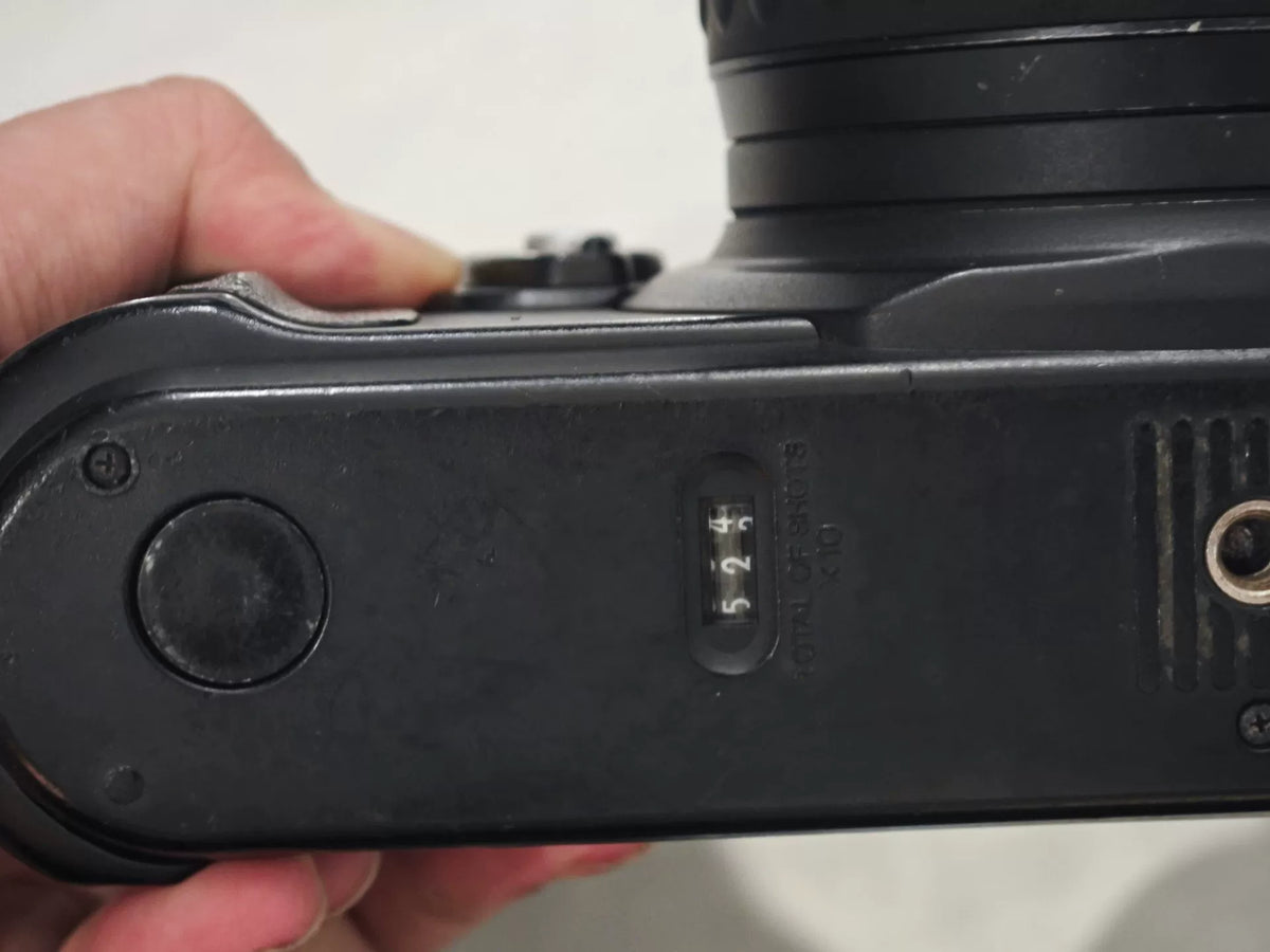 [Pre-owned] Fujifilm GW690III — 6x9 Rangefinder with Fixed 90mm f/3.5 Lens