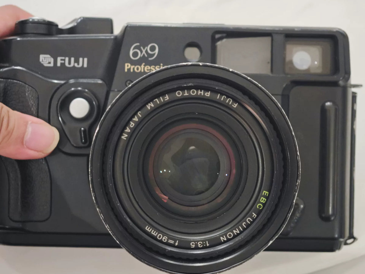 [Pre-owned] Fujifilm GW690III — 6x9 Rangefinder with Fixed 90mm f/3.5 Lens