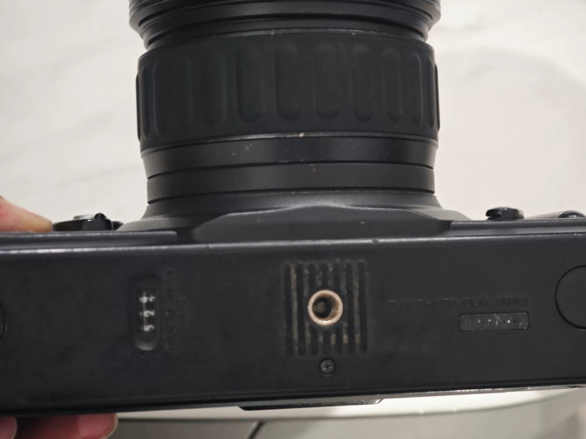 [Pre-owned] Fujifilm GW690III — 6x9 Rangefinder with Fixed 90mm f/3.5 Lens