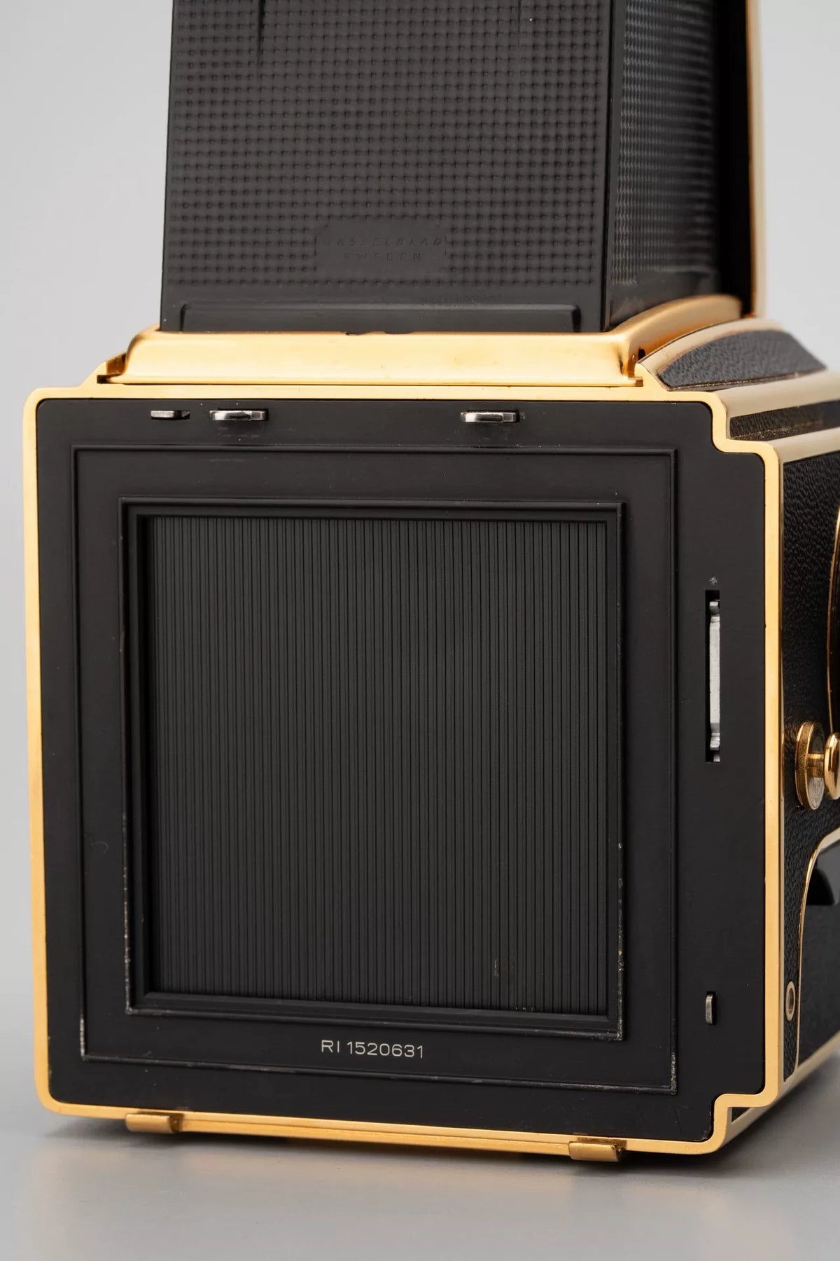 [Pre-owned] Hasselblad 2000FC/M Gold — 100 Years Edition with Planar 80mm f/2.8