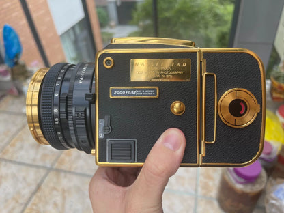 [Unused] Hasselblad 2000FC/M Gold — No. 075 of 500 with Planar 80mm f/2.8