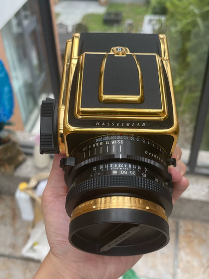 [Unused] Hasselblad 2000FC/M Gold — No. 075 of 500 with Planar 80mm f/2.8