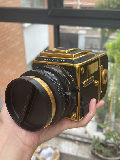 [Unused] Hasselblad 2000FC/M Gold — No. 075 of 500 with Planar 80mm f/2.8