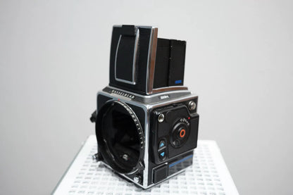 [Pre-owned] Hasselblad 203FE — Body with Acute Matte Screen and Waist-Level Finder