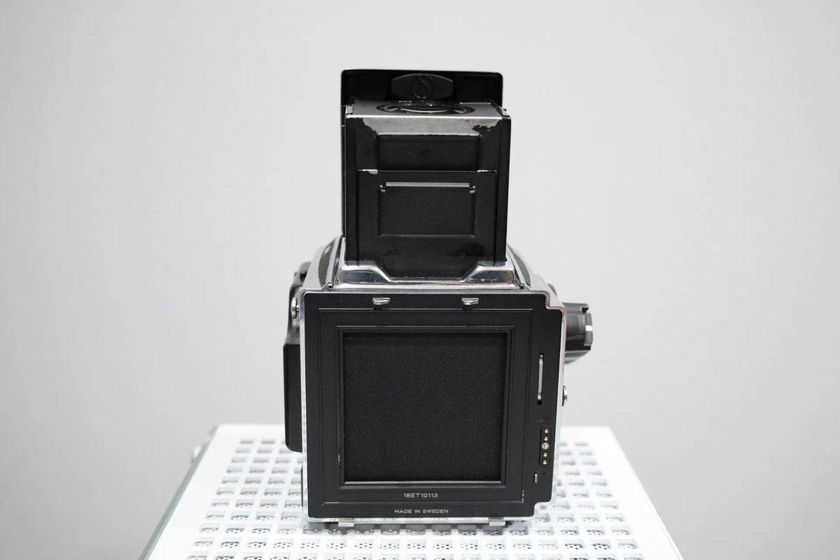 [Pre-owned] Hasselblad 203FE — Body with Acute Matte Screen and Waist-Level Finder