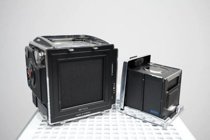 [Pre-owned] Hasselblad 203FE — Body with Acute Matte Screen and Waist-Level Finder