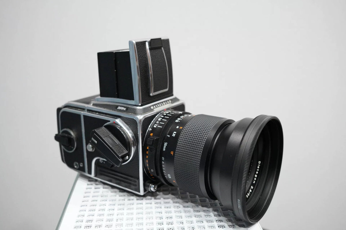 [Pre-owned] Hasselblad 203FE — with Distagon 50mm f/2.8 and A12 Back