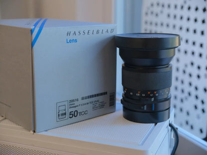 [Pre-owned] Hasselblad 203FE — with Distagon 50mm f/2.8 and A12 Back