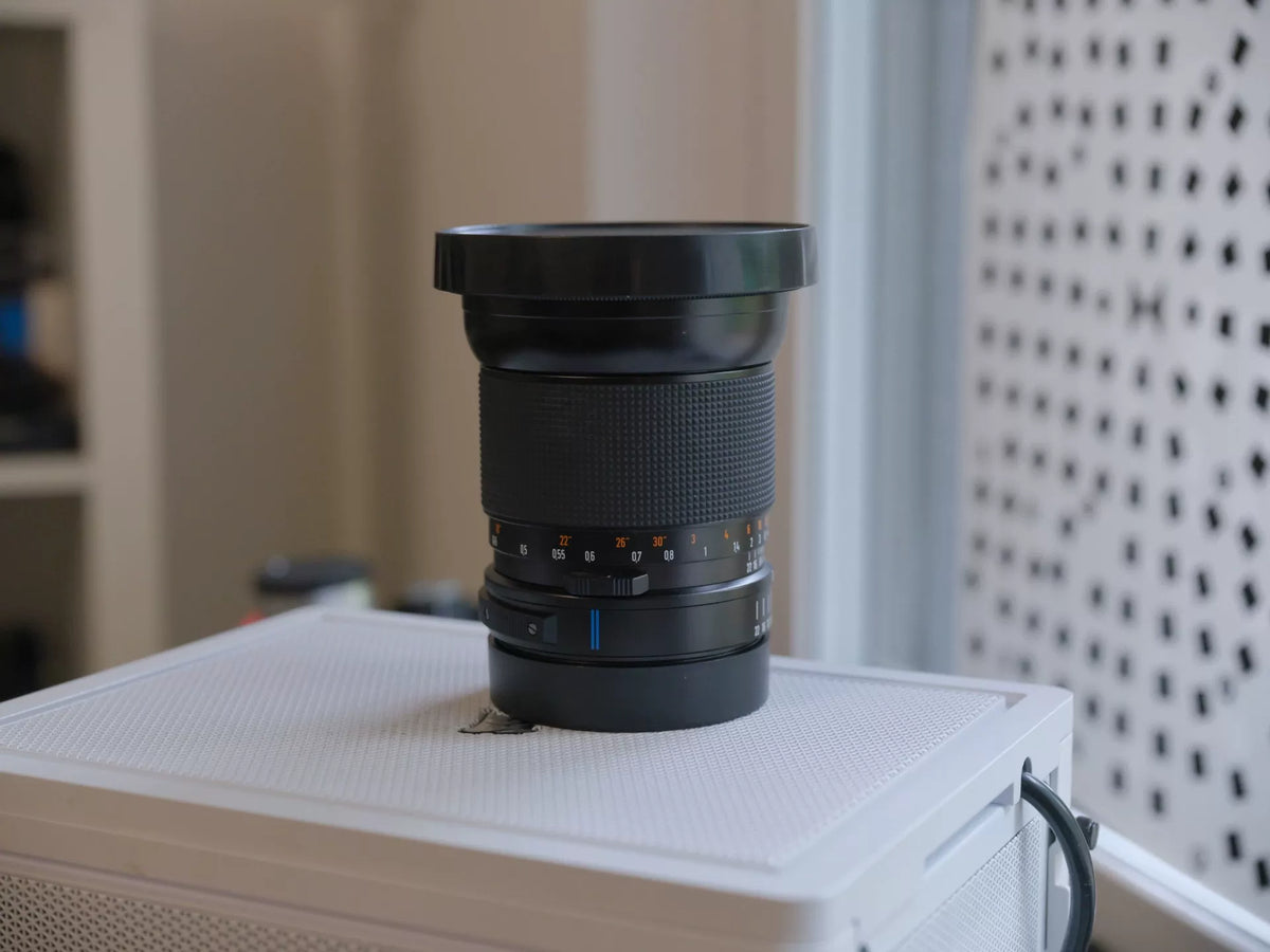 [Pre-owned] Hasselblad 203FE — with Distagon 50mm f/2.8 and A12 Back