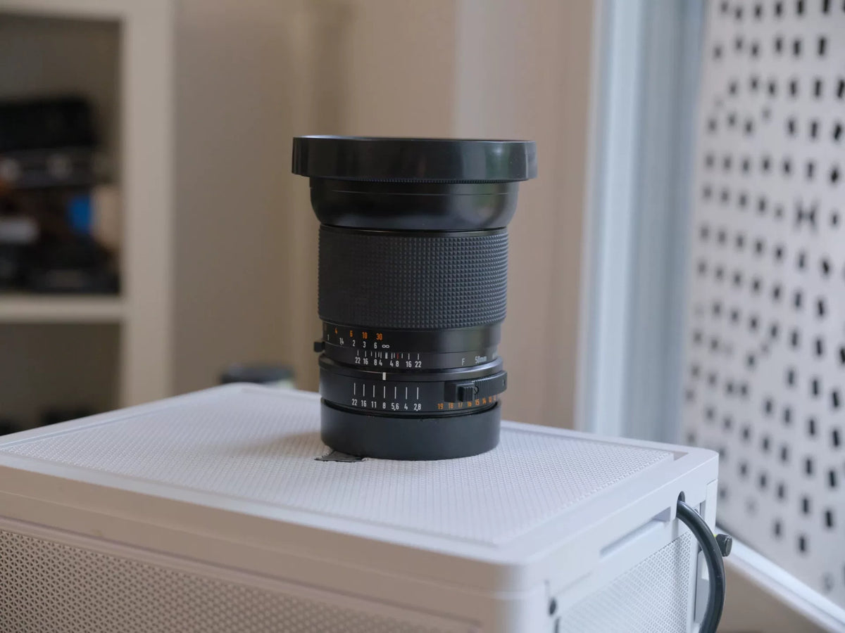 [Pre-owned] Hasselblad 203FE — with Distagon 50mm f/2.8 and A12 Back