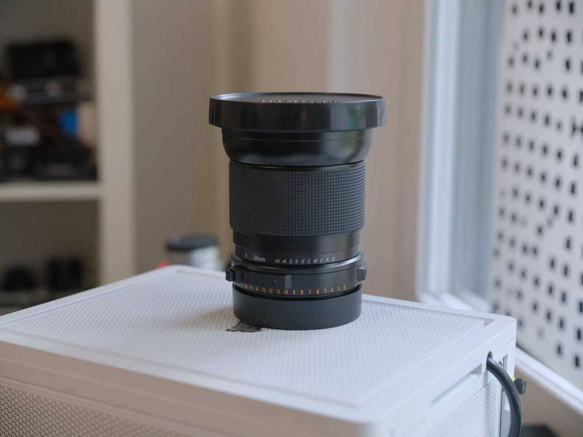 [Pre-owned] Hasselblad 203FE — with Distagon 50mm f/2.8 and A12 Back