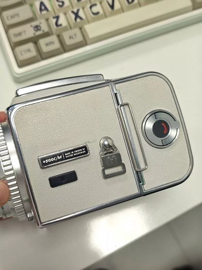 [Pre-owned] Hasselblad 500C/M — Modified White Covering