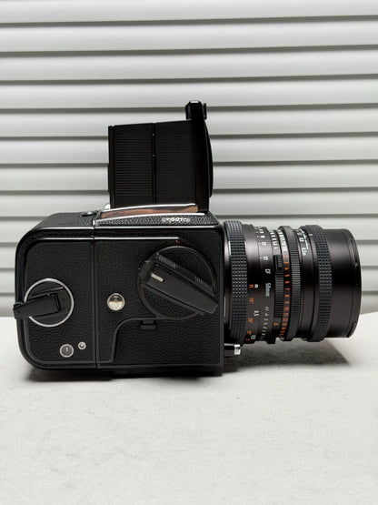 [Pre-owned] Hasselblad 501C Black — with CF 50mm f/4 FLE Distagon Lens