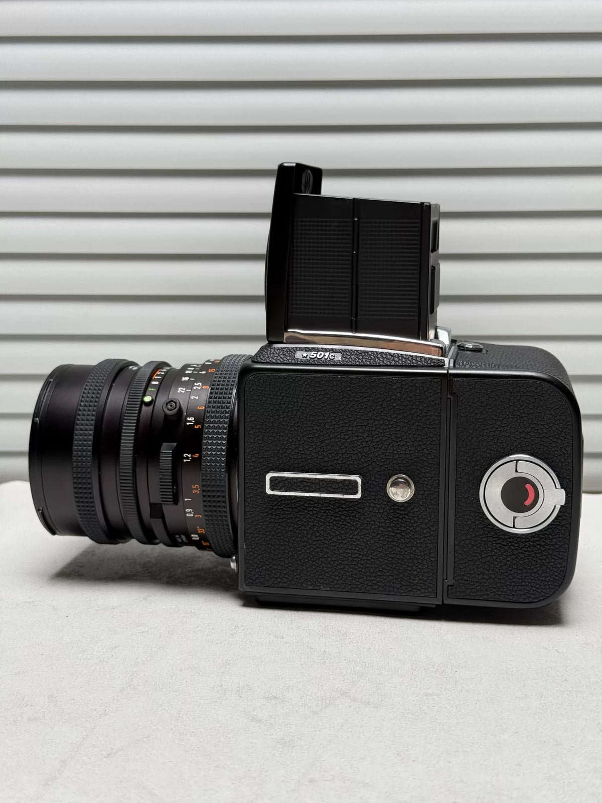 [Pre-owned] Hasselblad 501C Black — with CF 50mm f/4 FLE Distagon Lens