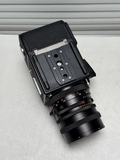 [Pre-owned] Hasselblad 501C Black — with CF 50mm f/4 FLE Distagon Lens