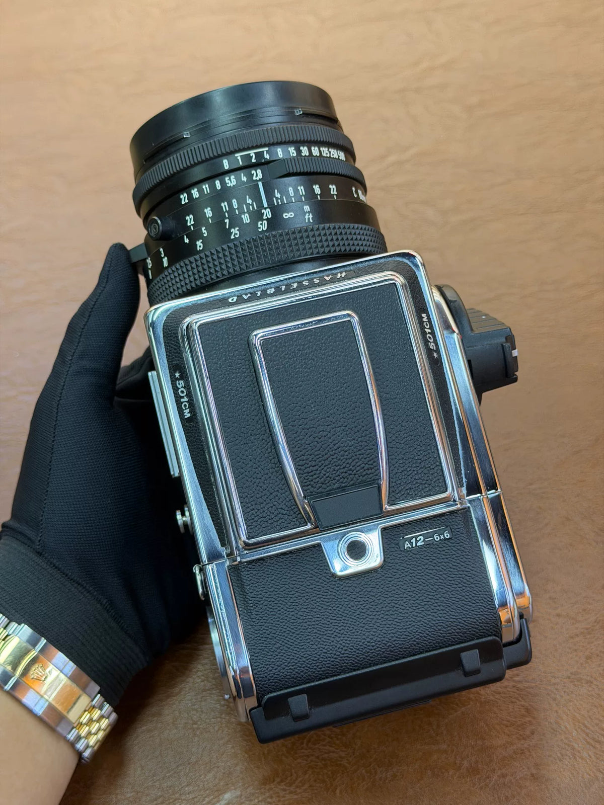 [Pre-owned] Hasselblad 501CM — with Planar C 80mm f/2.8, A12 Back and Acute-Matte D