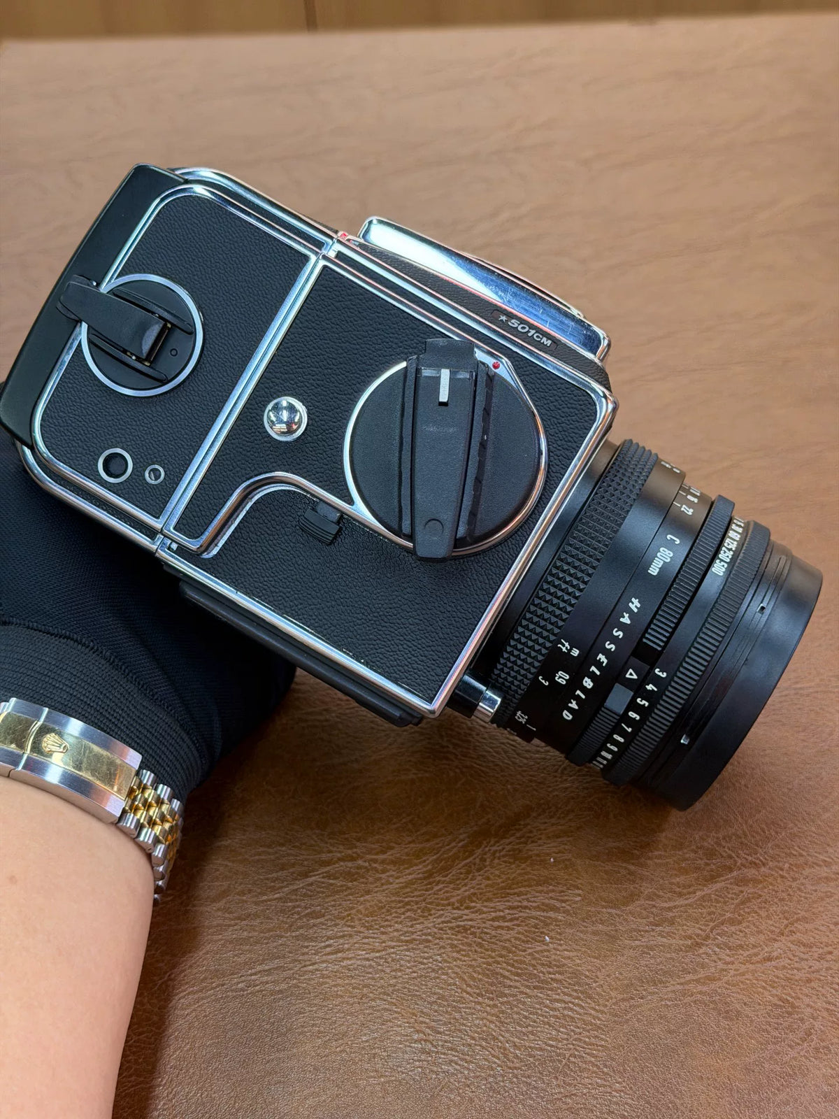 [Pre-owned] Hasselblad 501CM — with Planar C 80mm f/2.8, A12 Back and Acute-Matte D