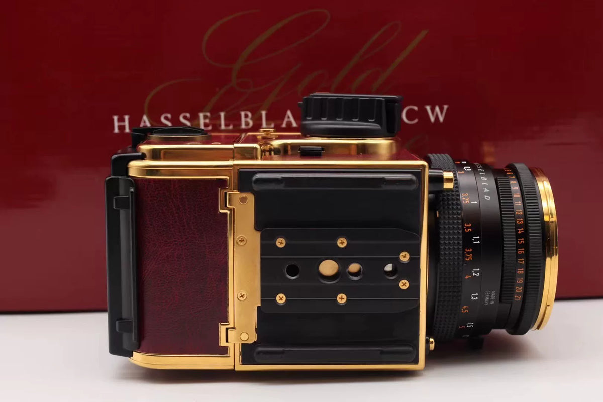 [Pre-owned] Hasselblad 503CW 50th Anniversary Edition — Red Leather, 24K Gold, Set
