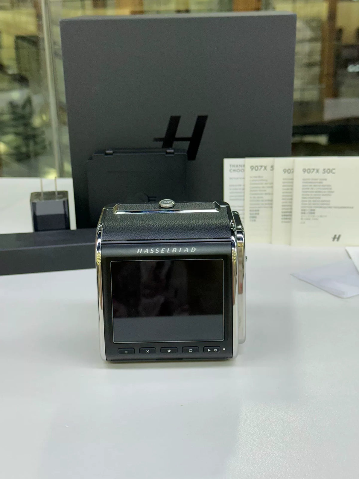 [Pre-owned] Hasselblad 907X 50C — Body with CFV II 50C Back, Box