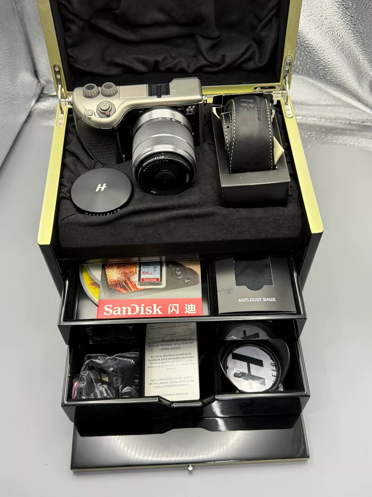 [Unused] Hasselblad Lunar Carbon Fiber Limited Edition — with 18-55mm Lens, Boxed