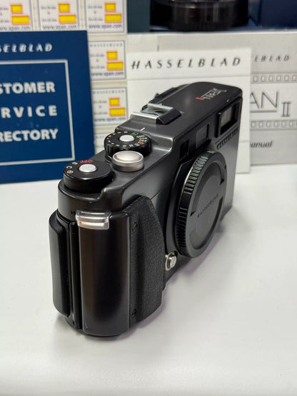 [Pre-owned] Hasselblad XPan II — with 45mm f/4 Lens and Accessories