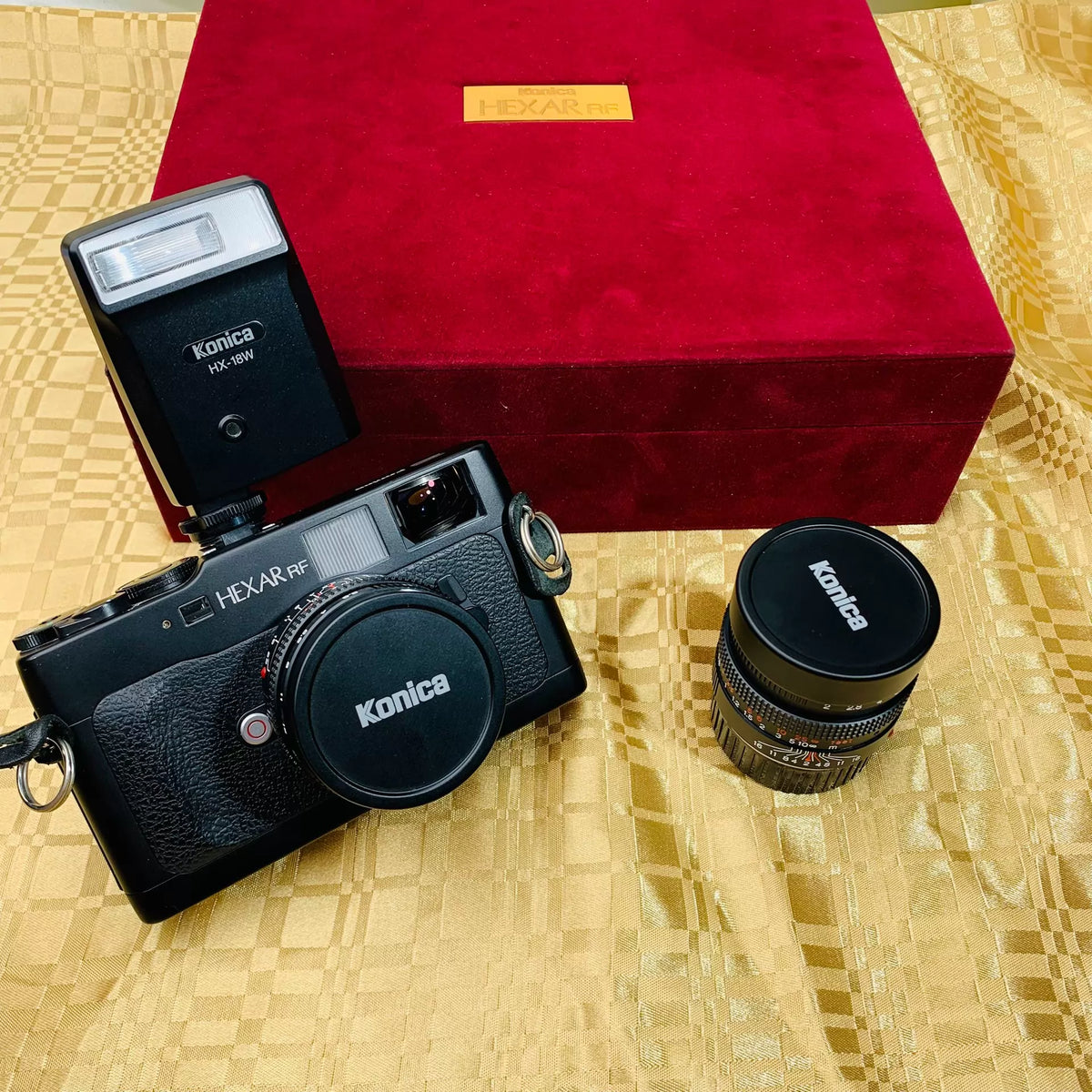 [Pre-owned] Konica Hexar RF Black — with 50mm f/2, 28mm f/2.8 Lenses and HX-18W Flash