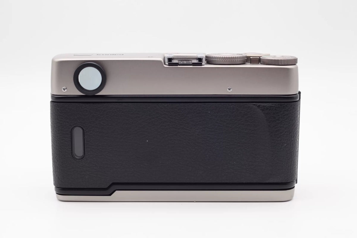 [Pre-owned] Konica Hexar RF Limited — with M-Hexanon 50mm f/1.2 Limited, Boxed