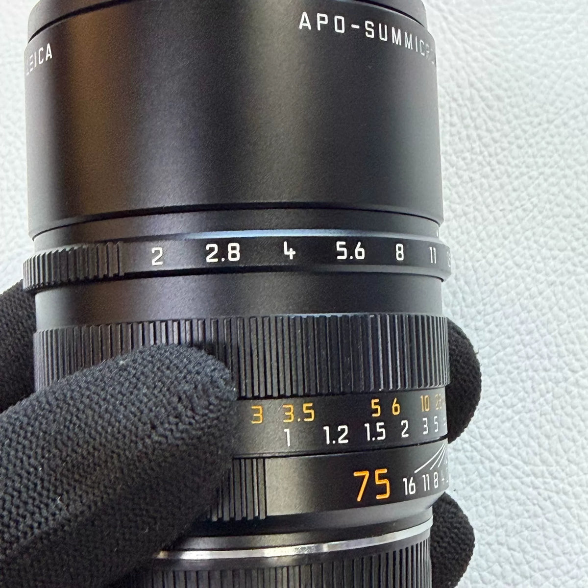 [Pre-owned] Leica APO-Summicron-M 75mm f/2 ASPH — Black (11637)