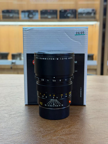 [Pre-owned] Leica APO-Summicron-M 90mm f/2 ASPH Black (11884) — 6-Bit, with Box