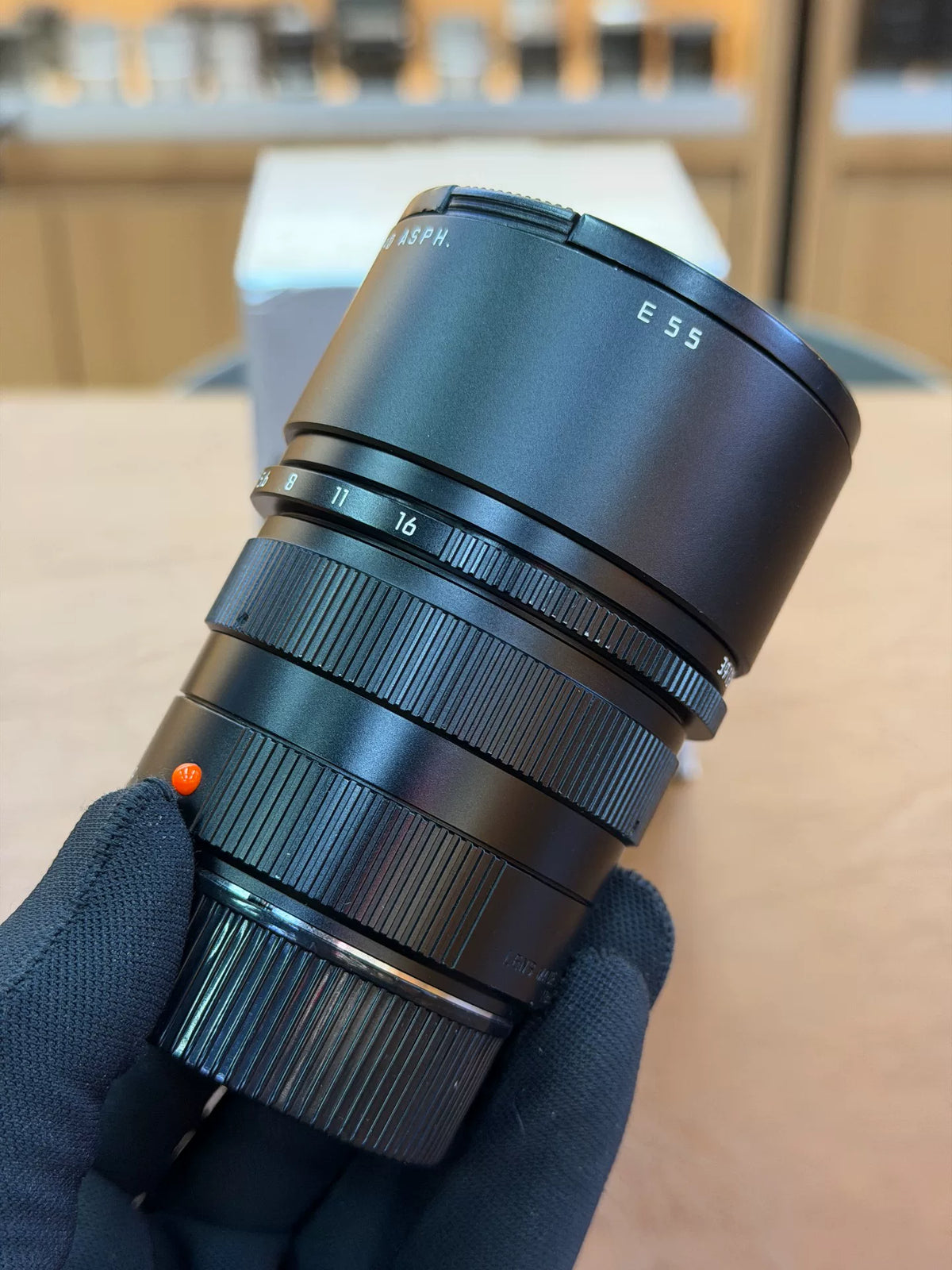[Pre-owned] Leica APO-Summicron-M 90mm f/2 ASPH Black (11884) — 6-Bit, with Box