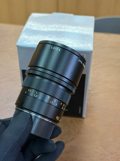 [Pre-owned] Leica APO-Summicron-M 90mm f/2 ASPH Black (11884) — Boxed