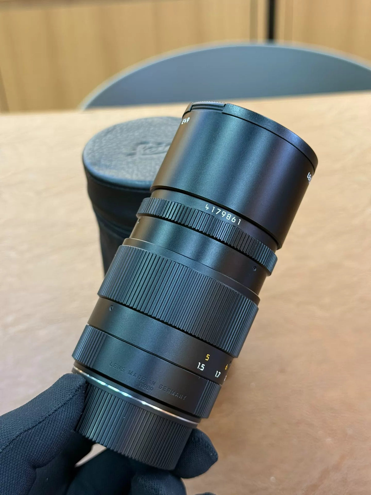 [Pre-owned] Leica APO-Telyt-M 135mm f/3.4 — with Leather Case