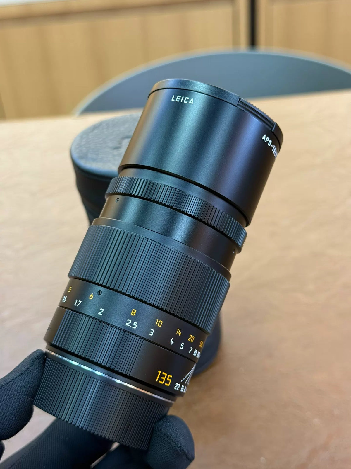 [Pre-owned] Leica APO-Telyt-M 135mm f/3.4 — with Leather Case